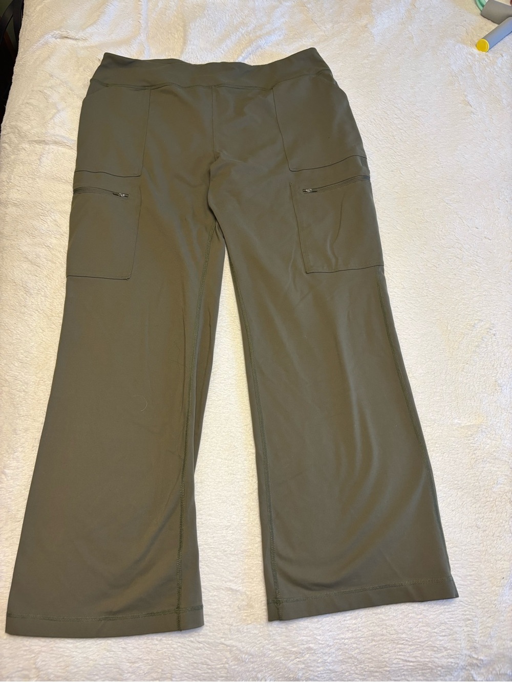 Duluth Trading Co Olive Wide-Leg Cargo Pants